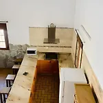 Amplio Con Piscina Privada Terraza Y Barbacoa Cerca Del Pueblo