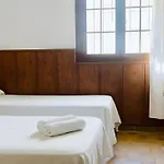 Amplio Con Piscina Privada Terraza Y Barbacoa Cerca Del Pueblo