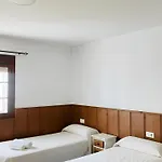 Amplio Con Piscina Privada Terraza Y Barbacoa Cerca Del Pueblo *