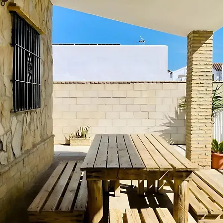 Amplio Con Piscina Privada Terraza Y Barbacoa Cerca Del Pueblo شاليه