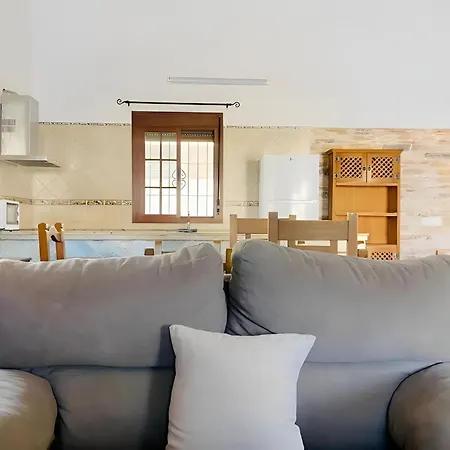 Amplio Con Piscina Privada Terraza Y Barbacoa Cerca Del Pueblo شاليه *