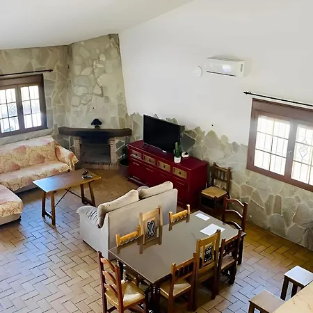 شاليه Amplio Con Piscina Privada Terraza Y Barbacoa Cerca Del Pueblo