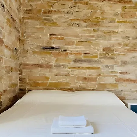 Amplio Con Piscina Privada Terraza Y Barbacoa Cerca Del Pueblo *