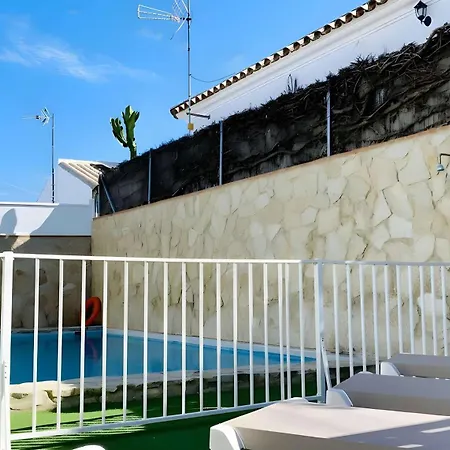 Amplio Con Piscina Privada Terraza Y Barbacoa Cerca Del Pueblo *