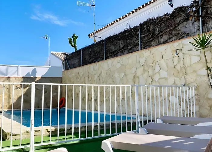شاليه Amplio Con Piscina Privada Terraza Y Barbacoa Cerca Del Pueblo