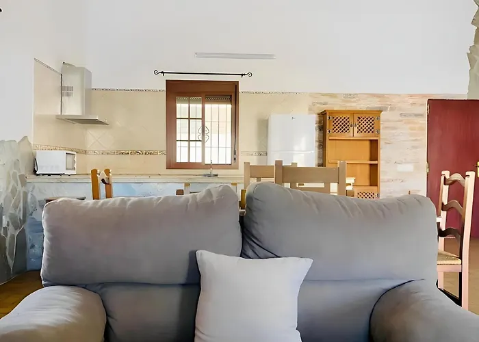 Amplio Con Piscina Privada Terraza Y Barbacoa Cerca Del Pueblo شاليه *