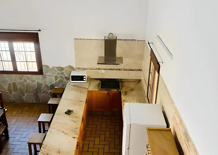 Amplio Con Piscina Privada Terraza Y Barbacoa Cerca Del Pueblo