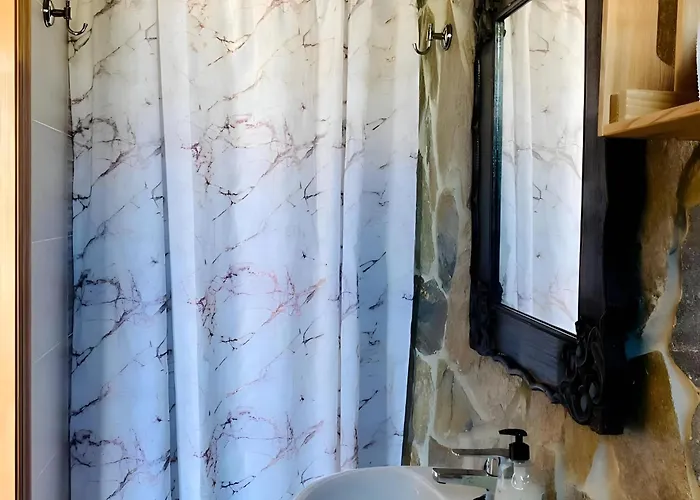 Amplio Con Piscina Privada Terraza Y Barbacoa Cerca Del Pueblo شاليه *
