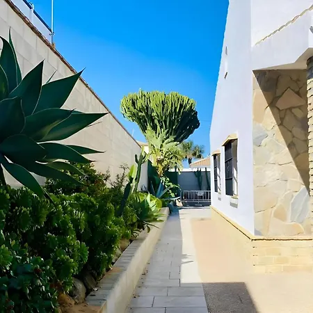 Chalet Amplio Con Piscina Privada Terraza Y Barbacoa Cerca Del Pueblo